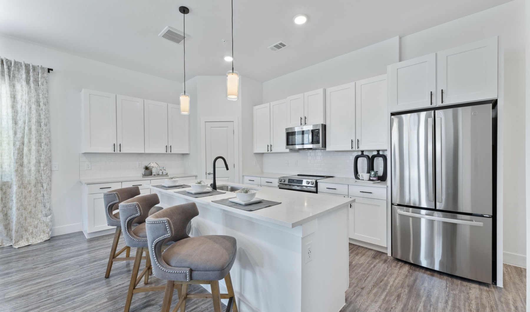 luxury rental community in sherman, texas with a large kitchen luxury rental community in sherman, texas with a large kitchen